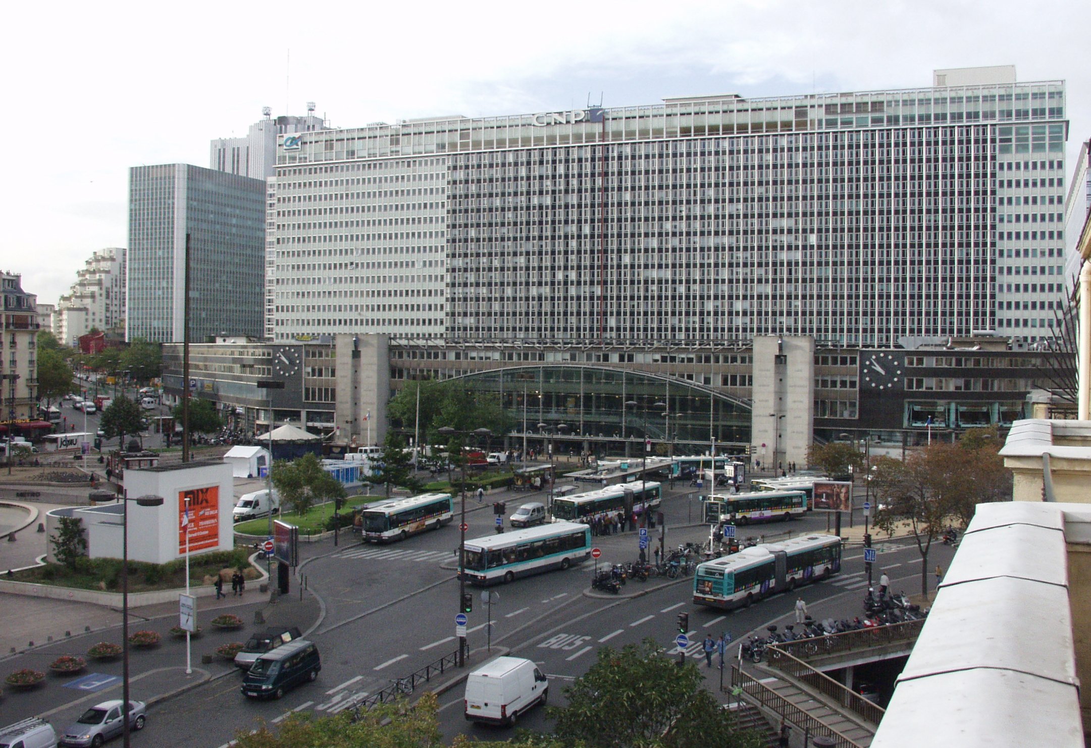 Paris Gare Montparnasse Train Station - BonjourLaFrance ...