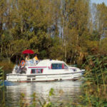 self-hire boats on a canal to discover Burgundy