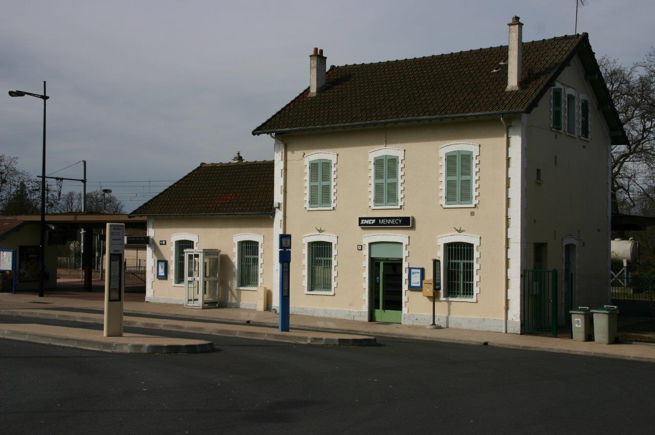 gare-de-mennecy-train-station